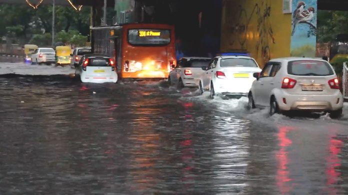 Weather: Rains in Delhi