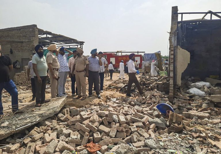 Punjab Blast News: पंजाब में पटाखा फैक्ट्री में जोरदार धमाका, 5 लोगों की मौत, 30 घायल