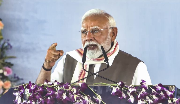 PM Modi Jammu Kashmir Visit: पीएम मोदी के दौरे को लेकर जम्मू कश्मीर में हाई सिक्योरिटी अलर्ट जारी, निगरानी के लिए ड्रोन तैनात