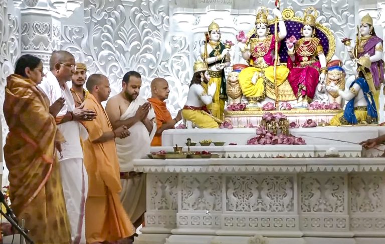 Ayodhya Ram Darbar Pran Pratishtha: गंगा दशहरा पर राम मंदिर में विराजमान हुए ‘राजा राम’, अयोध्या में राम दरबार की प्राण-प्रतिष्ठा संपन्न