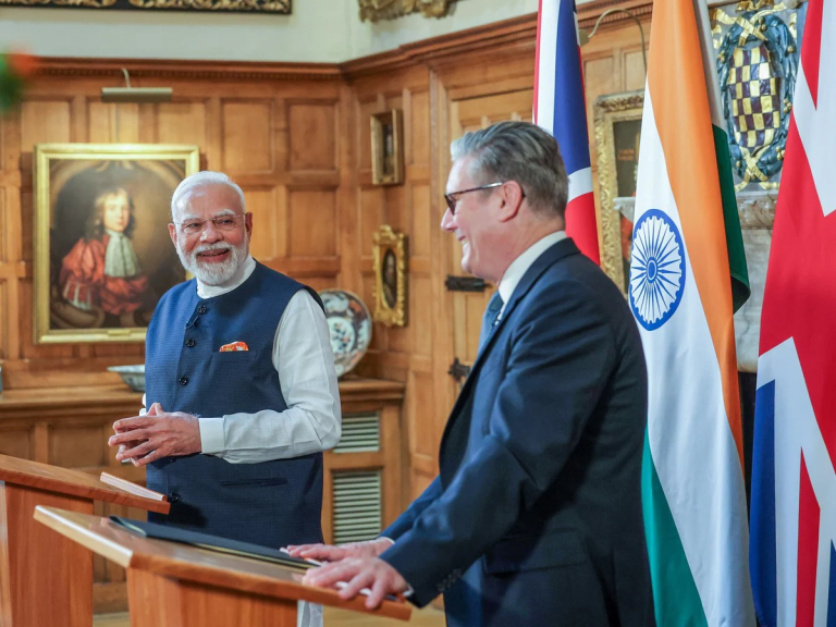 UK PM की बात का हिंदी में अनुवाद करने में अटकी ट्रांसलेटर, तब प्रधानमंत्री मोदी ने ऐसा क्या कहा कि मुस्कुराने लगे कीर स्टार्मर