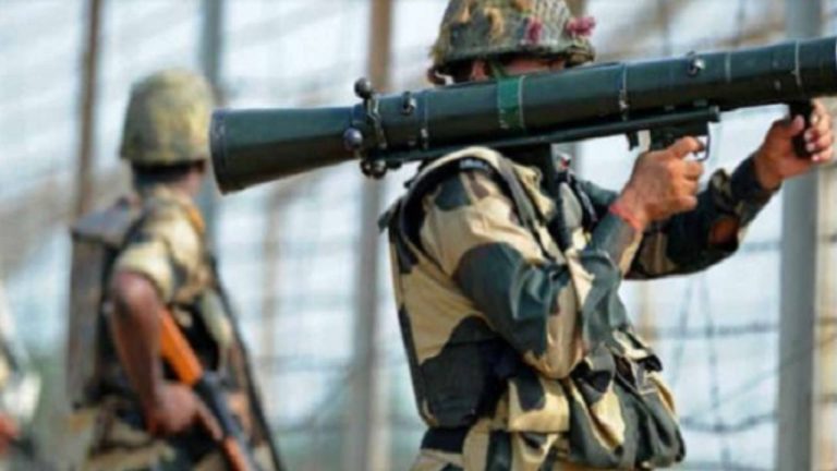 Punjab News : पंजाब में सीमा पार से हथियारों की तस्करी के आरोप में 4 लोग गिरफ्तार, अवैध हथियारों का जखीरा जब्त