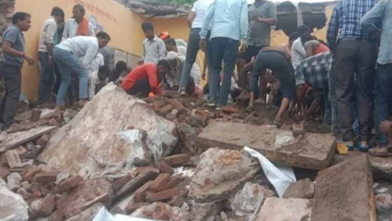 Jhalawar School Roof Collapse: राजस्थान के झालावड़ में सरकारी स्कूल की छत गिरी, 7 छात्रों की मौत, 28 से अधिक बच्चे गंभीर घायल, पीएम मोदी ने हादसे पर जताया दुख