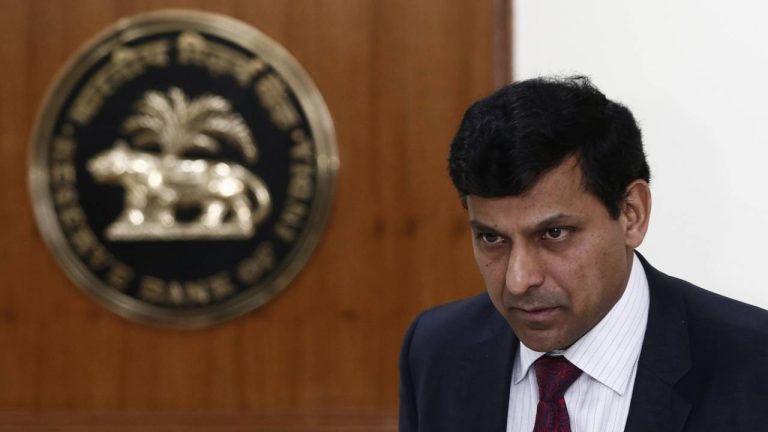 RBI Repo rate : रघुराम राजन बोले- आरबीआई की नीतिगत दर कटौती निवेश बढ़ाने के लिए कोई ‘जादू की गोली’ नहीं