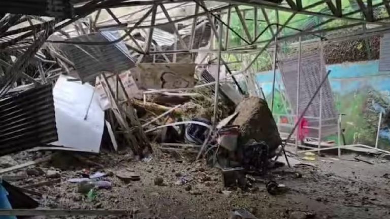 Jammu and Kashmir : वैष्णो देवी मंदिर जाने वाले पुराने मार्ग पर भूस्खलन, 10 लोग घायल, कई के दबे होने की आशंका