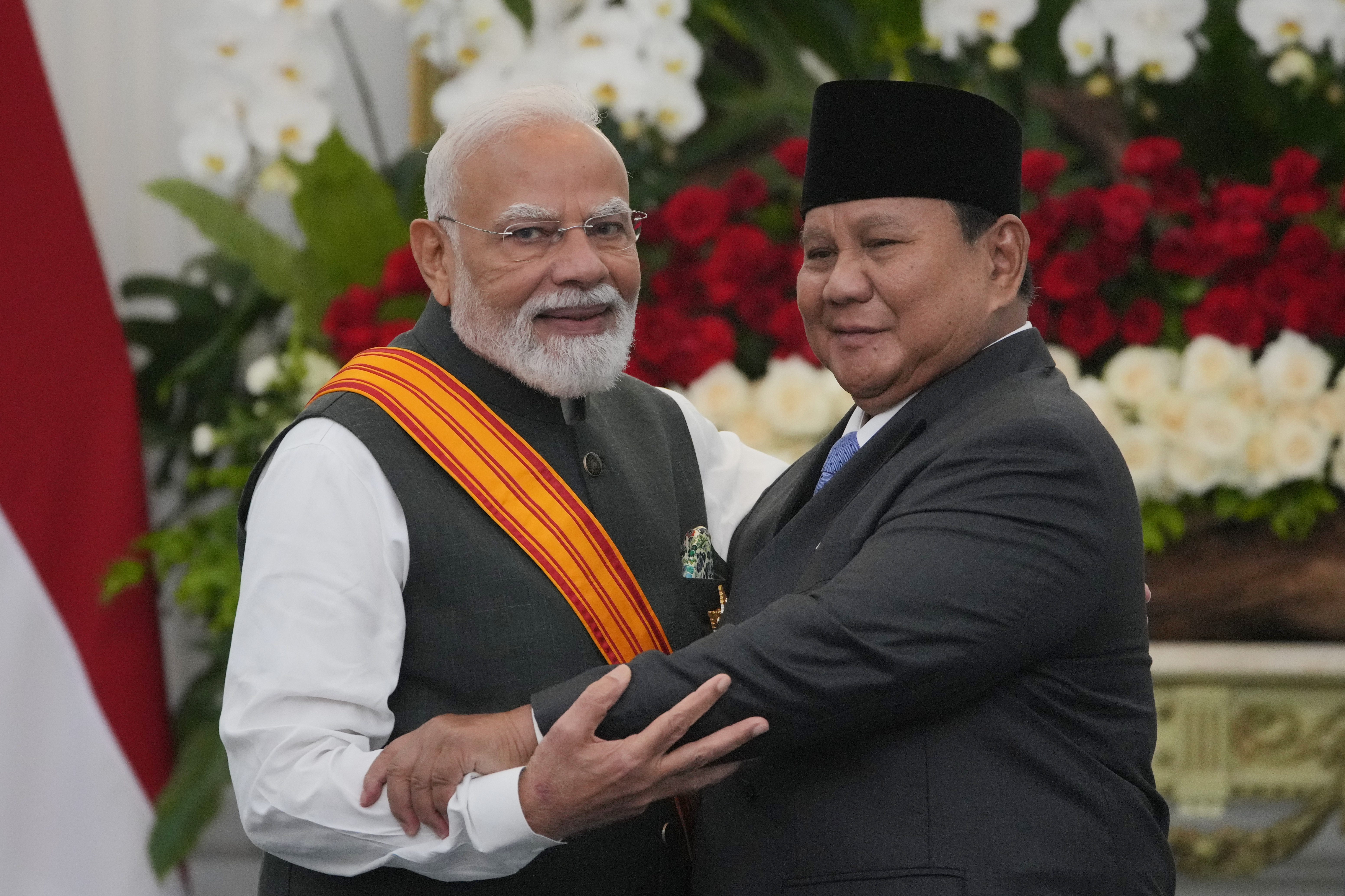 इंडोनेशिया ने पीएम मोदी को दिया सर्वोच्च सम्मान, अब तक मिल चुके हैं 35 अंतरराष्ट्रीय सम्मान