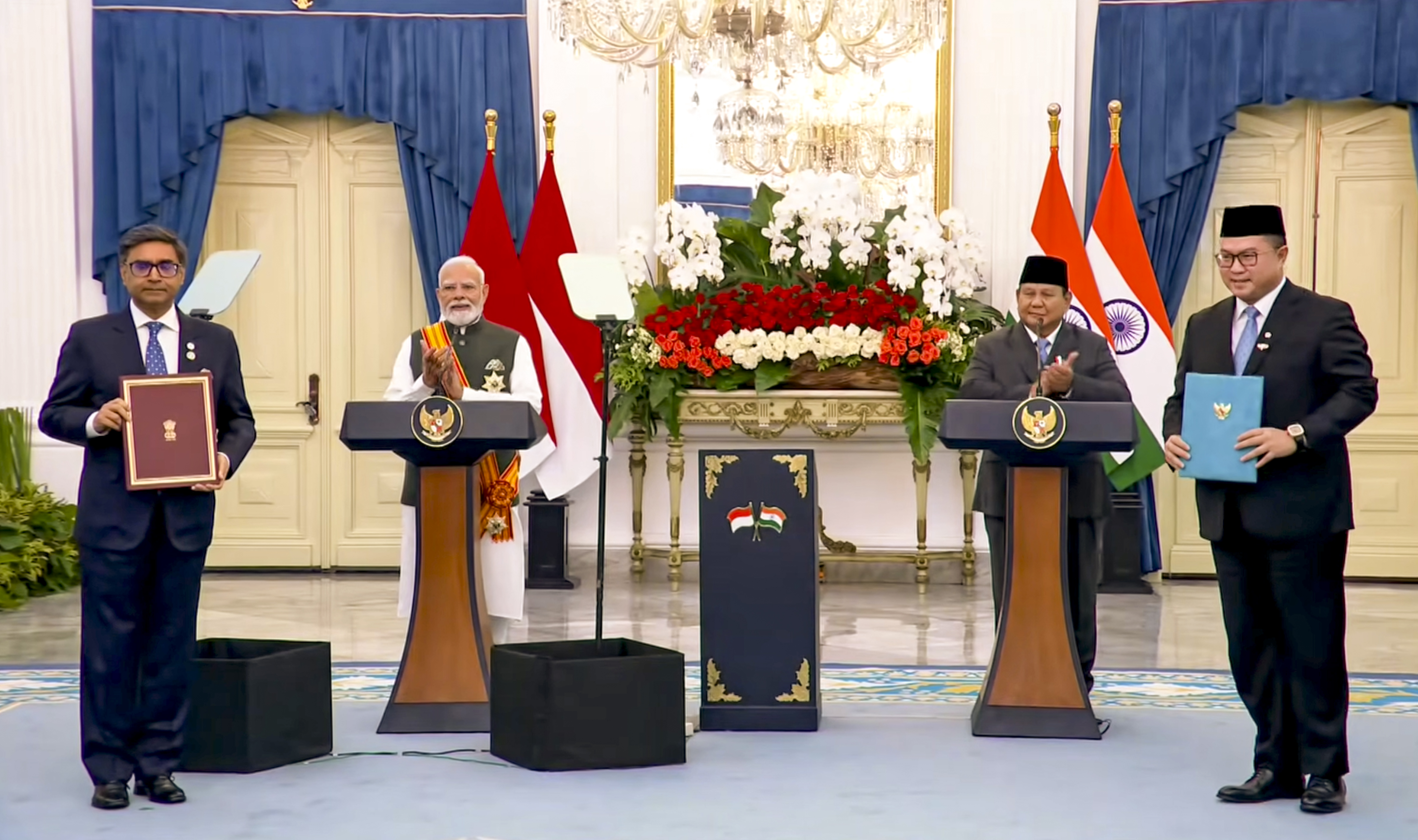 इंडोनेशिया ने पीएम मोदी को दिया सर्वोच्च सम्मान, अब तक मिल चुके हैं 35 अंतरराष्ट्रीय सम्मान
