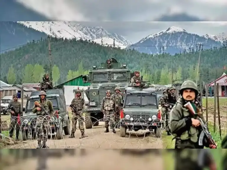 जम्मू-कश्मीर के राजौरी में नियंत्रण रेखा पर पकड़ी 58 करोड़ की हेरोइन, 3 लोग गिरफ्तार