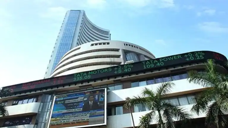Stock Market Update: शेयर बाजार की फ्लैट क्लोजिंग, सेंसेक्स में 4 अंक की गिरावट, Nifty 25,279 के स्तर पर, इन शेयर में रहा नुकसान