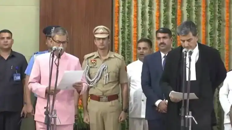 Haryana New Governor : असीम कुमार घोष बने हरियाणा के नए राज्यपाल, राजभवन में हाईकोर्ट के मुख्य न्यायाधीश शील नागू ने दिलाई शपथ