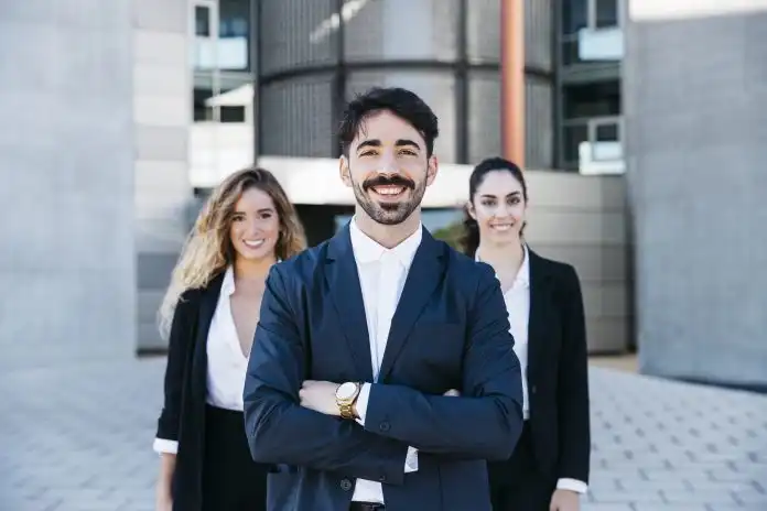 smiling-business-team